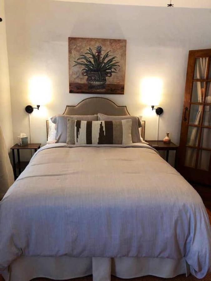 El Viejo Adobe - Across From Sul Ross Campus Bed and Breakfast Alpine Buitenkant foto