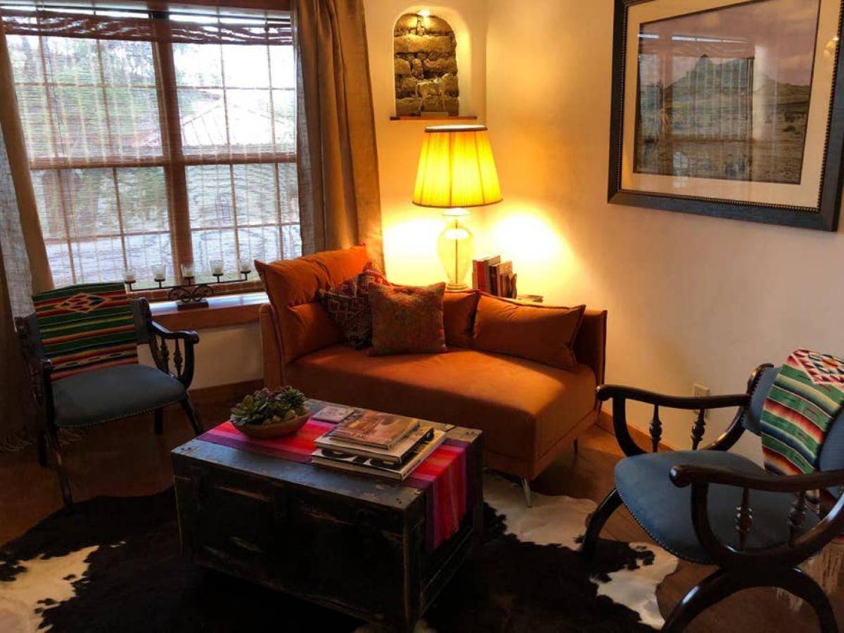El Viejo Adobe - Across From Sul Ross Campus Bed and Breakfast Alpine Buitenkant foto