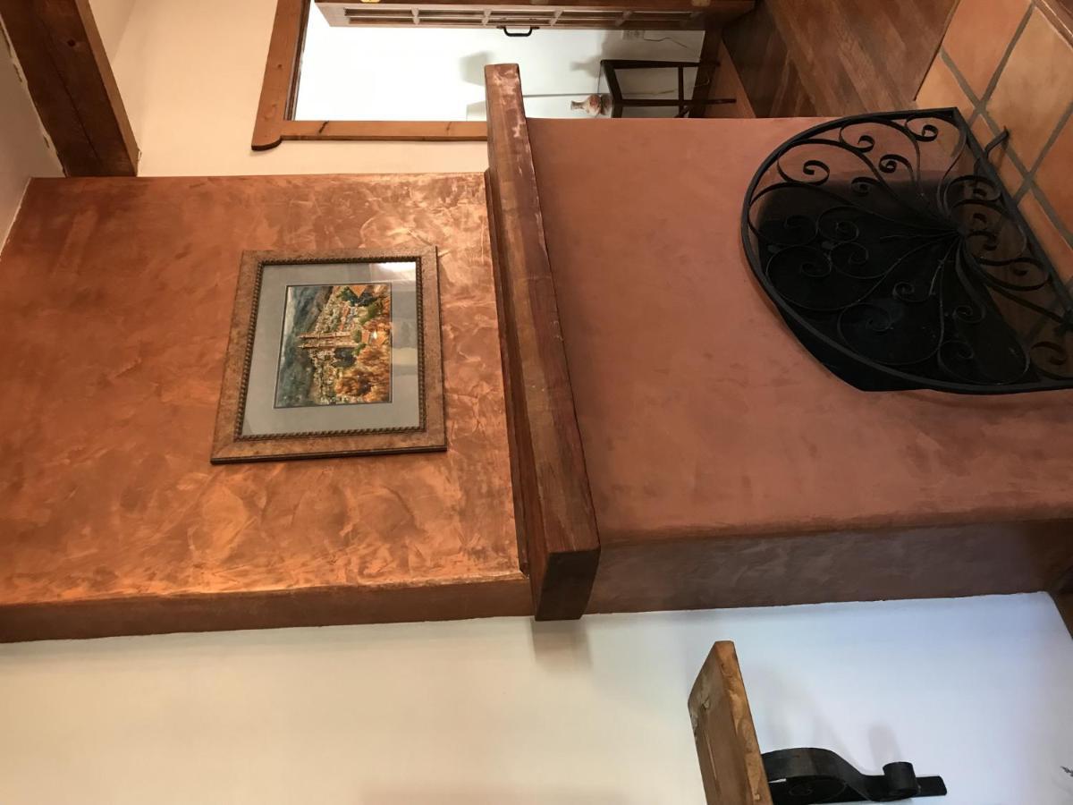 El Viejo Adobe - Across From Sul Ross Campus Bed and Breakfast Alpine Buitenkant foto