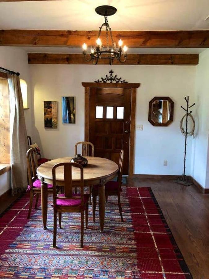 El Viejo Adobe - Across From Sul Ross Campus Bed and Breakfast Alpine Buitenkant foto